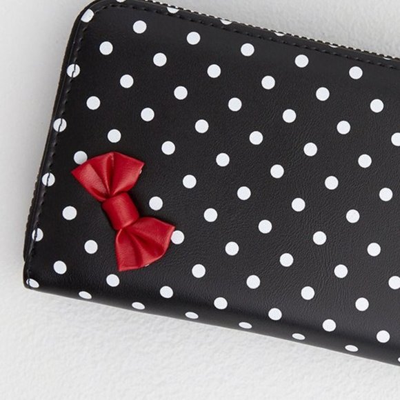 NEW Picking Wild Strawberries Wallet by Royal Monk - Picture 7 of 8